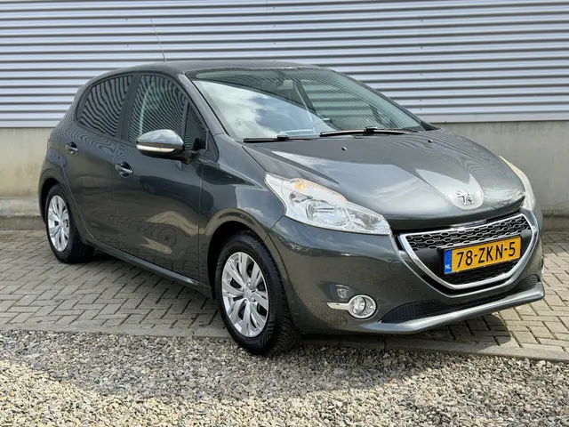 Peugeot 208 1.2 VTi Blue Lease 2012 Benzine 4