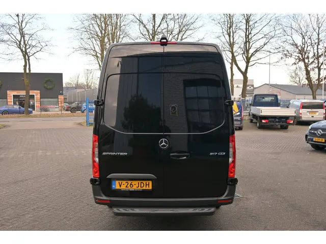 Mercedes-Benz Sprinter 317 CDI L3H2 RWD 2023 Diesel 10