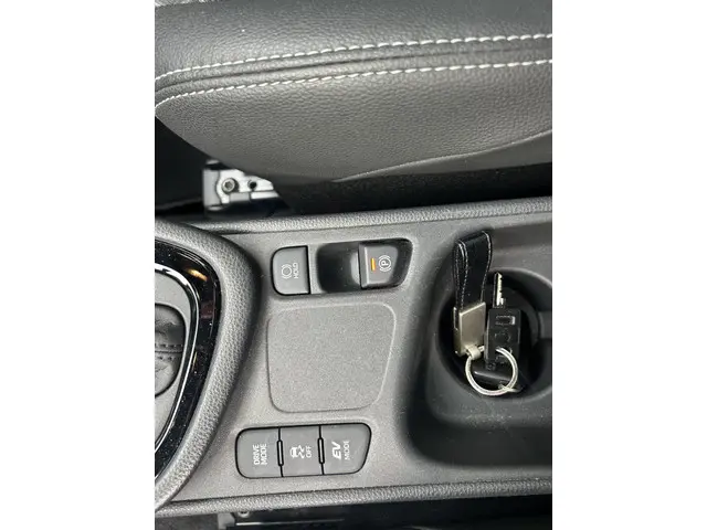 Toyota Yaris 1.5 Hybrid Executive 2021 Hybride Benzine 17