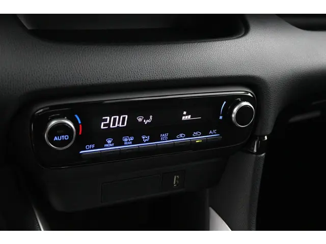 Toyota Yaris 1.5 Hybrid 115 Dynamic 2020 Hybride Benzine 7