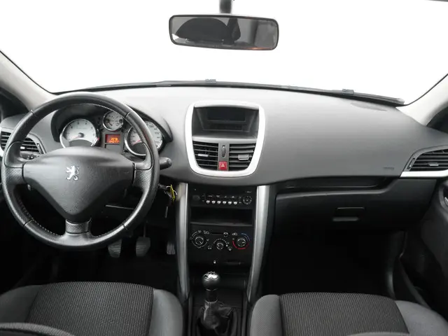 Peugeot 207 1.4 VTi Urban Move 2012 Benzine 12