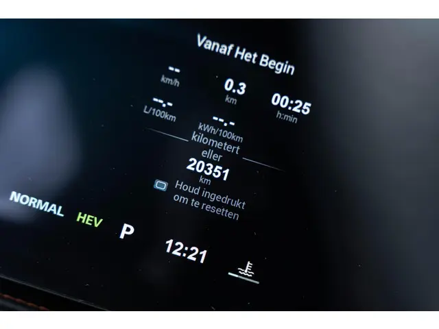 MG HS Plug-in Hybrid 1.5 Luxury 2024 Hybride Benzine 37