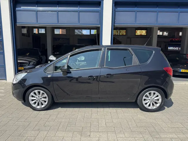 Opel Meriva 1.4 Anniversary Edition 2013 Benzine 2