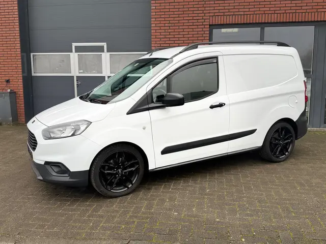 Ford Transit Courier 1.0 Trend EcoBoost S&S 2022 Benzine