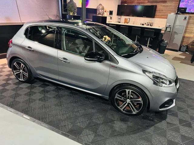 Peugeot 208 1.2 PureTech GT-Line 2019 Benzine 12
