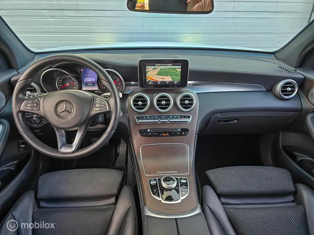 Mercedes-Benz GLC 250 4MATIC Edition 1 2015 Benzine 4