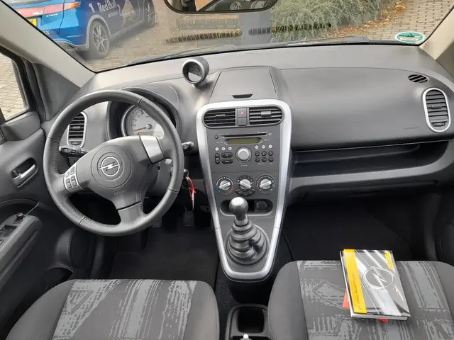 Opel Agila 1.0 Berlin 2013 Benzine 8