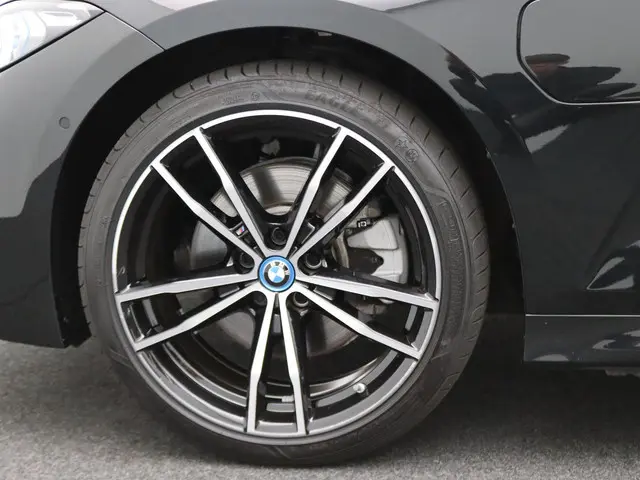 BMW 3 Serie Touring 330e xDrive 2024 Hybride Benzine 6
