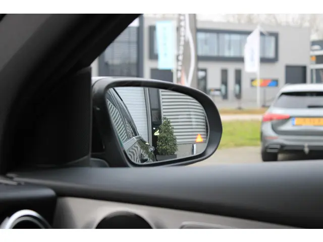 Mercedes-Benz GLC Coupé 250 4M AMG 2019 Benzine 17