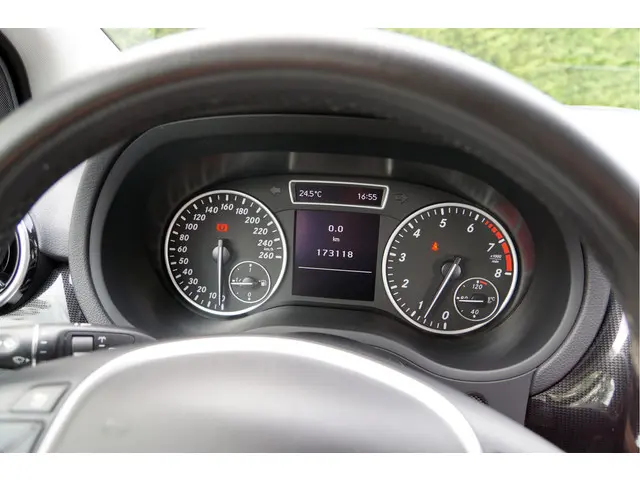 Mercedes-Benz B-Klasse B 180 Ambition 2014 Benzine 28