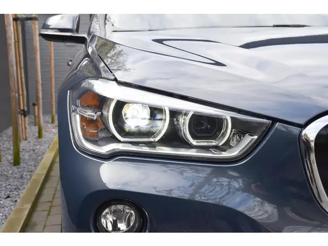 BMW X1 sDrive18i High Executive 2018 Benzine 31