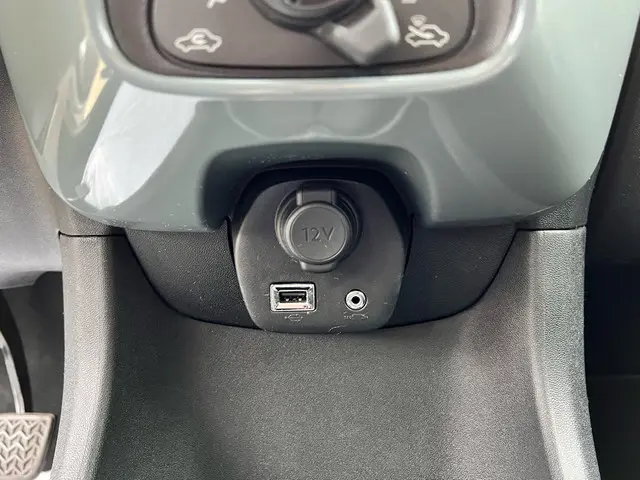 Toyota Aygo 1.0 VVT-i x-play 5-deurs 2018 Benzine 30