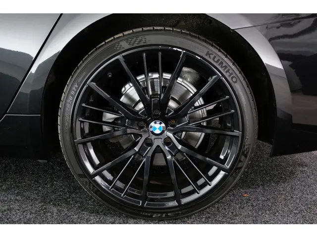 BMW 5 Serie Touring 530i xDrive Sport-Line 2018 Benzine 33