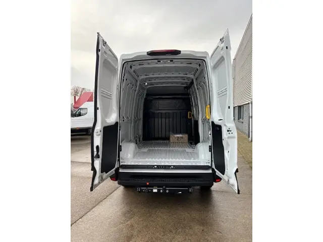 Iveco Daily 35S16V A8 L2H2 2024 Diesel 10