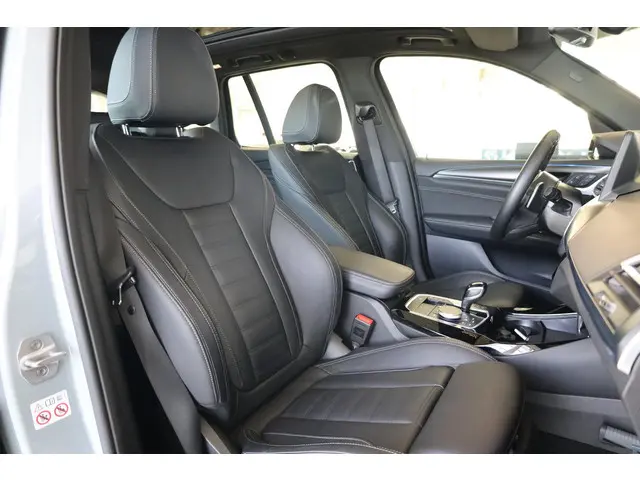 BMW X3 xDrive30e 2023 Hybride Benzine 8