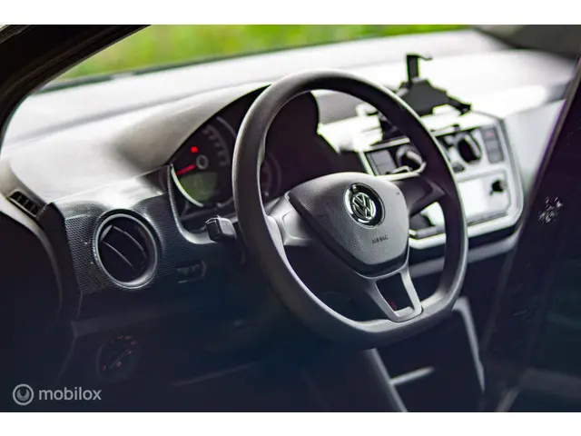Volkswagen up! 1.0 BMT move up! 2019 Benzine 23