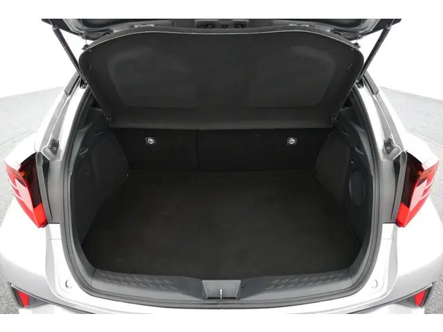 Toyota C-HR 2.0 Hybrid Executive 2021 Hybride Benzine 23