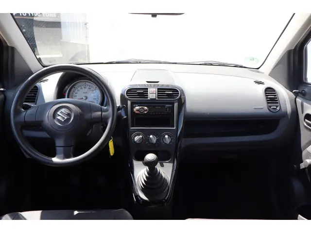 Suzuki Splash 1.0 VVT Base, Trekhaak. 2012 Benzine 11