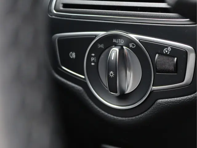 Mercedes-Benz GLC 220 d 4MATIC 2018 Diesel 29