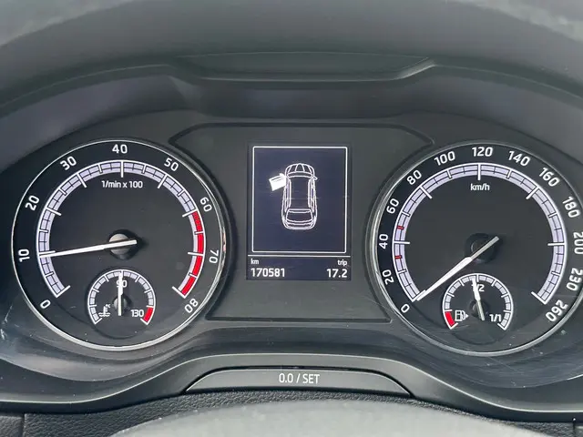 Škoda Karoq TSI Bus APPLE CARPLAY TREKHAAK 2019 Benzine 11