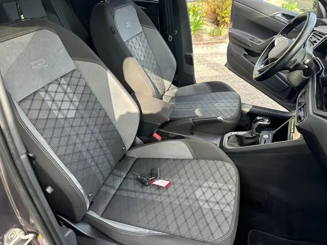 Volkswagen Taigo 1.0 TSI R-Line automaat 2024 Benzine 49
