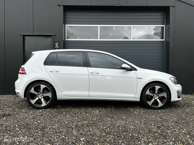 Volkswagen Golf GTI 2.0 TSI |GERESERVEERD 2016 Benzine 2