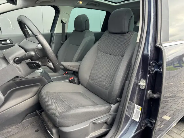 Peugeot 5008 1.2 PureTech Style 7p. 2016 Benzine 4