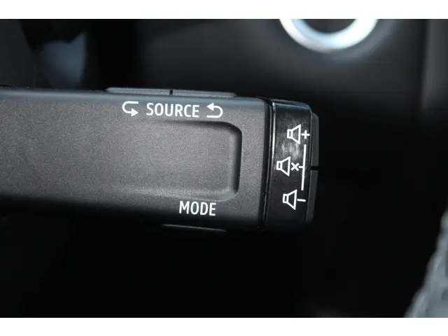 Renault Captur 1.3 EDC 140 Intens AUTOMAAT 2023 Benzine 39