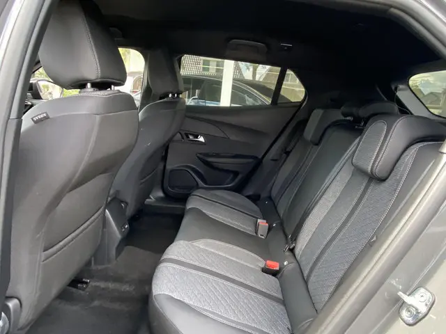 Peugeot 2008 1.2T 100pk Allure 2024 Benzine 9