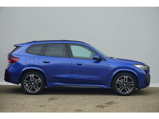 BMW X1 sDrive18i 2022 Benzine 3