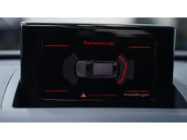 Audi Q3 2.0 TFSI quattro S Edition 2013 Benzine 36