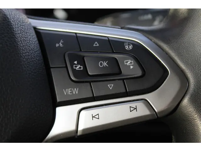 Volkswagen Golf 1.0 TSI Life Business 2022 Benzine 9