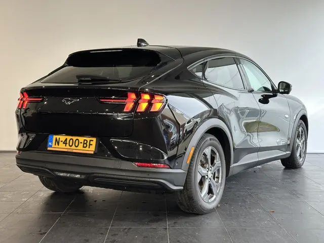 Ford Mustang Mach-E 2