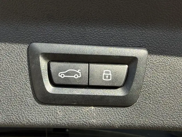 BMW X3 xDrive30e 2023 Hybride Benzine 35