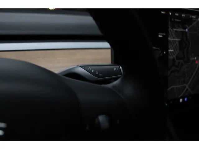 Tesla Model 3 RWD 2022 Elektrisch 23