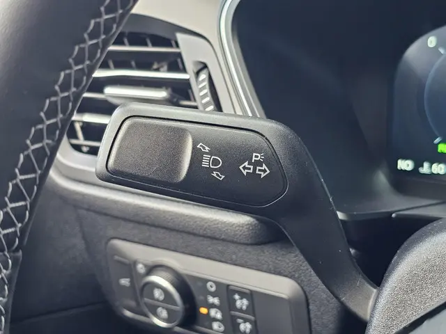 Ford Kuga 2.5 FHEV Active X 2024 Hybride Benzine 18