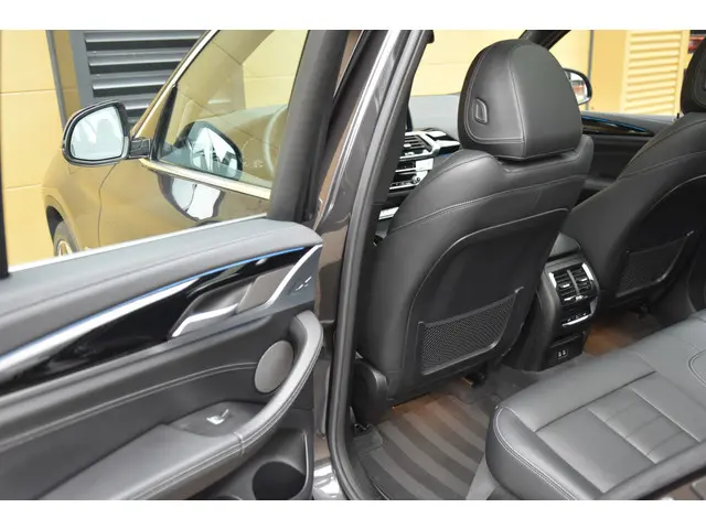 BMW iX3 High Executive 80 kWh 2021 Elektrisch 14
