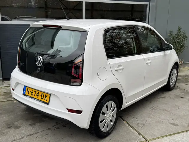 Volkswagen up! 1.0 MPI 60pk BMT move up! 2020 Benzine 16