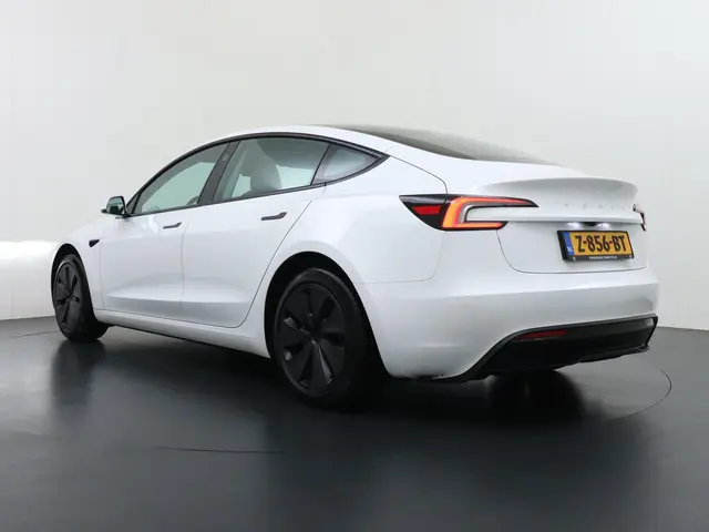 Tesla Model 3 RWD 60 kWh 2024 Elektrisch 5