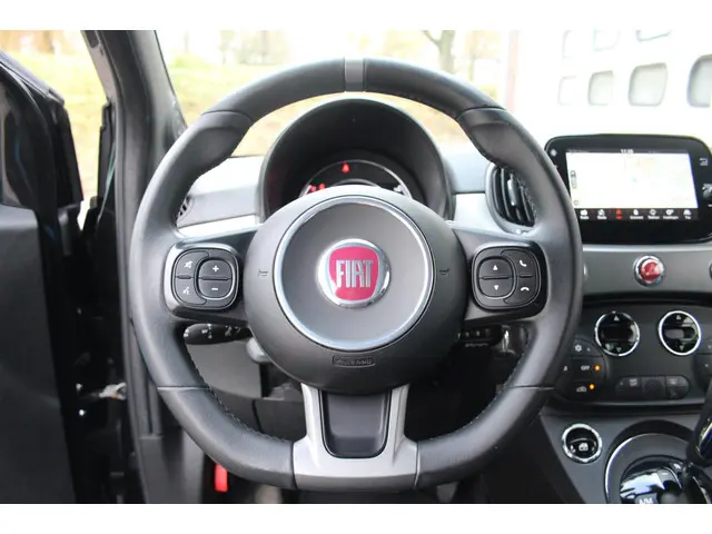 Fiat 500 1.2 S * Automaat / Half-leder / Navi * 2018 Benzine 21