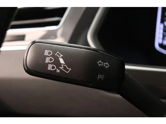 Volkswagen Tiguan 1.5 TSI R-Line 2021 Benzine 30