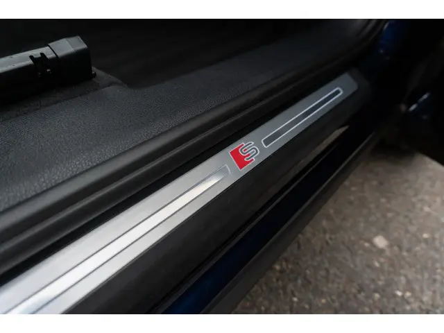 Audi Q3 45 TFSI e S line 2022 Hybride Benzine 36