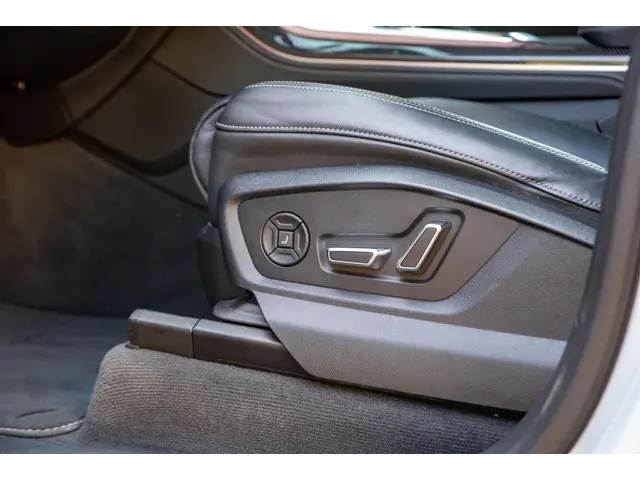 Audi Q7 4.0 TFSI SQ7 quattro 2022 Benzine 28