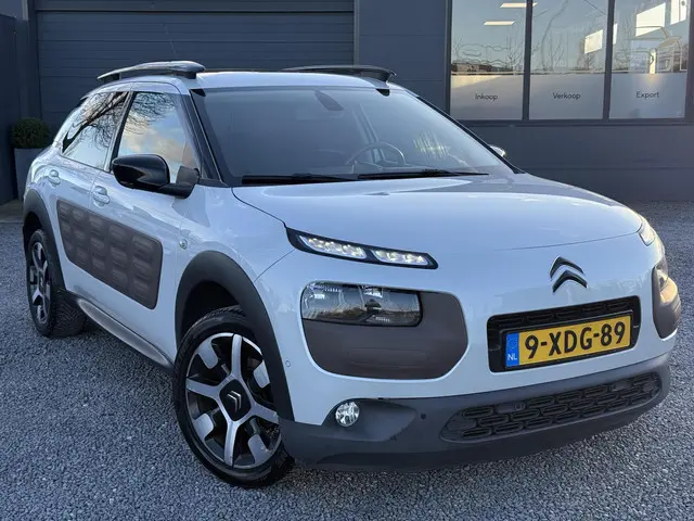 Citroën C4 Cactus 1.2 e-VTi Shine 2014 Benzine 2