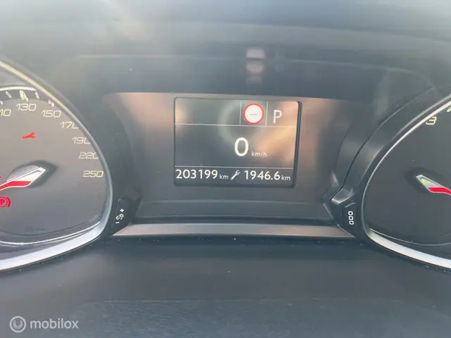 Peugeot 308 1.5 BlueHDi Blue Lease Premium 2019 Diesel 11