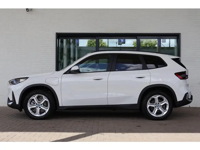 BMW X1 xDrive30e 2024 Hybride Benzine 5