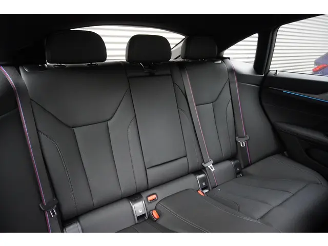 BMW i4 eDrive35 2025 Elektrisch 10