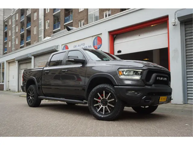 Dodge Ram 1500 5.7 V8 4x4 Rebel Sport 2020 LPG/Gas 4