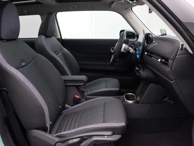 MINI 3-Deurs Cooper C 2024 Benzine 43