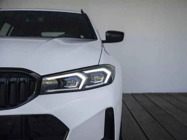 BMW 3 Serie Touring 320i 2025 Benzine 39